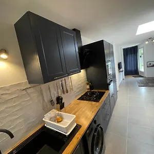 Appartement A 10 Minutes A Pied De La Mer, En Plein Centre-ville, Étables
